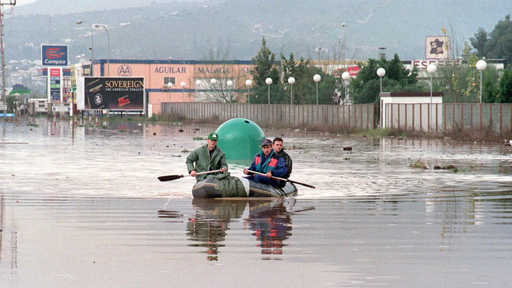 Inundación del polígono industrial Guadalhorce de Málaga a finales de los años 90.