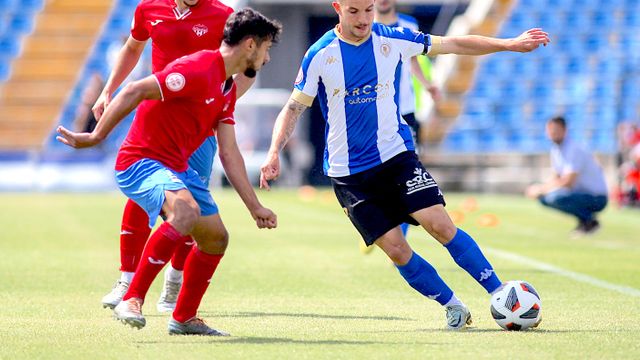 El Hércules cierra su temporada como local con una victoria ante el Atlético Saguntino.