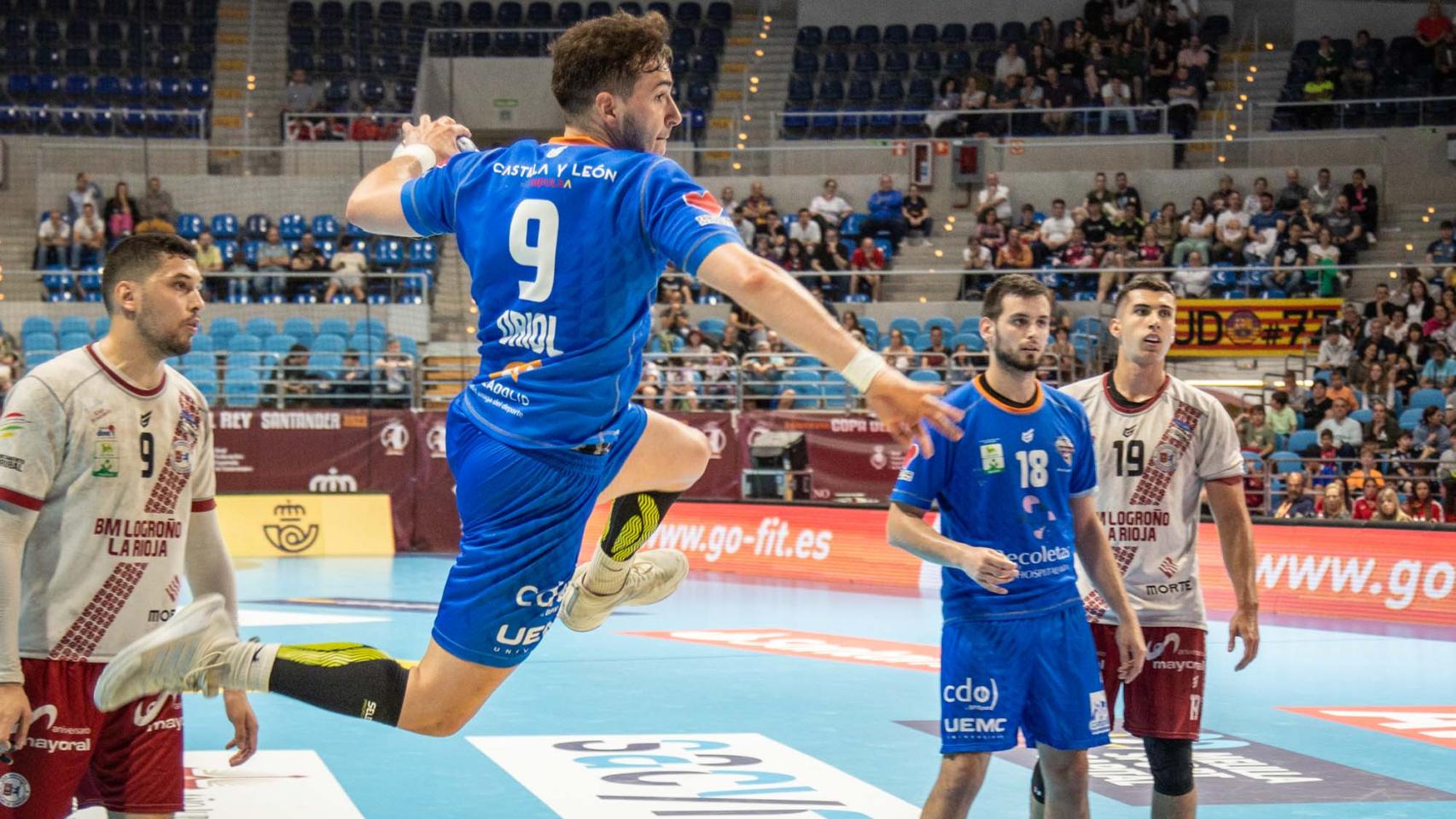 Semifinal de la Copa del Rey entre el Atlético Valladolid y el BM Logroño La Rioja