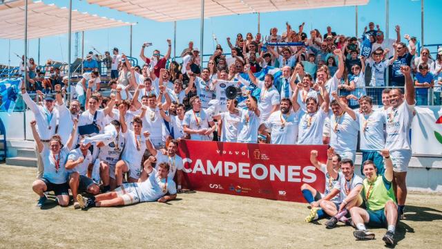 Celebración del VRAC levantando su sexta Copa en Sevilla