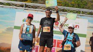 Imagen de los ganadores en la carrera solidaria