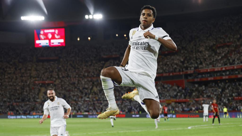Rodrygo celebra su segundo gol en la final.
