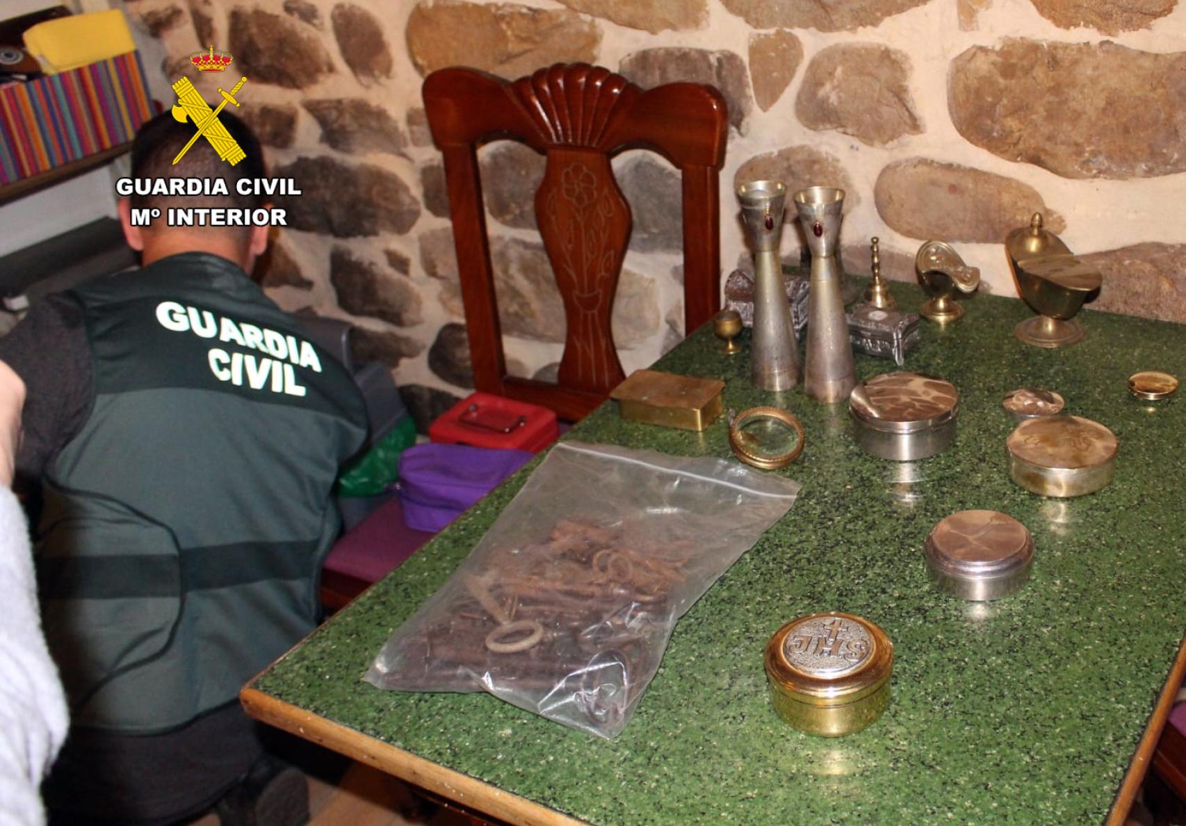 Efectos intervenidos por la Guardia Civil en el domicilio de la pareja