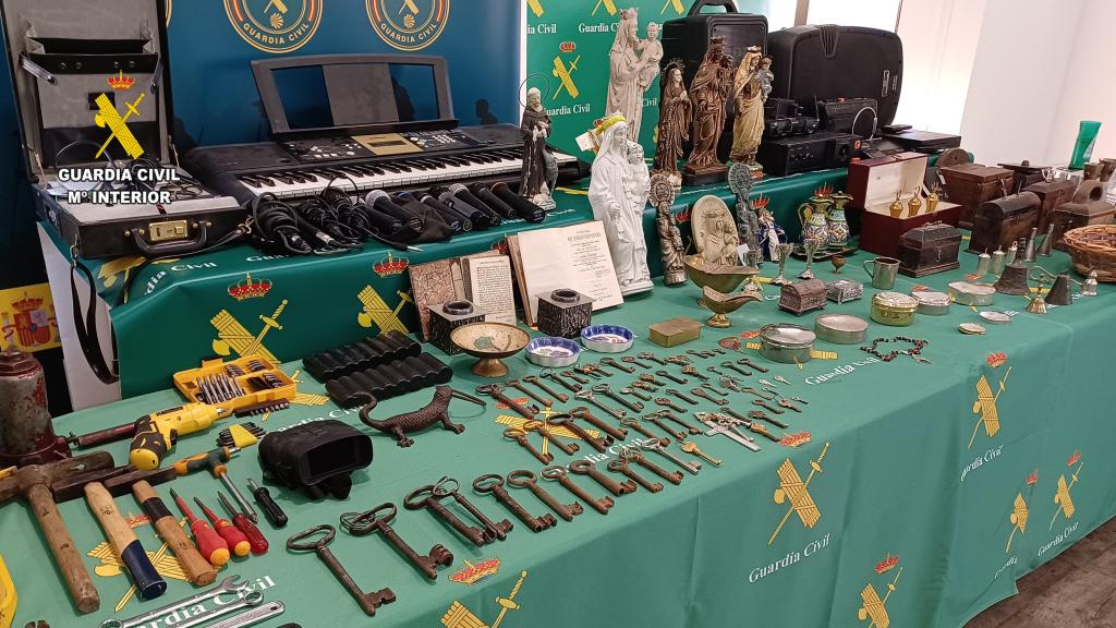 Efectos intervenidos por la Guardia Civil en el domicilio de la pareja