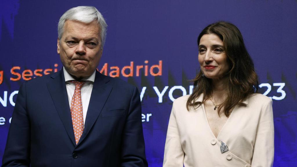 El comisario europeo de Justicia, Didier Reynders, y la ministra de Justicia, Pilar Llop, este lunes en Madrid durante la presentación del World Law Congress.