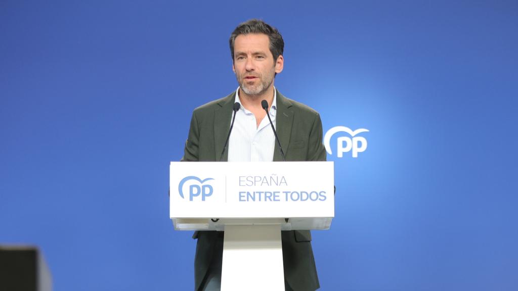 Borja Sémper, portavoz del PP, ofrece una rueda de prensa este lunes en la sede de su partido.