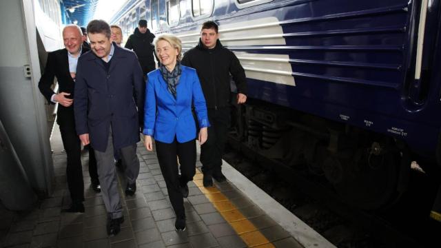 La presidenta de la Comisión Europea, Ursula von der Leyen, este martes en Kiev.
