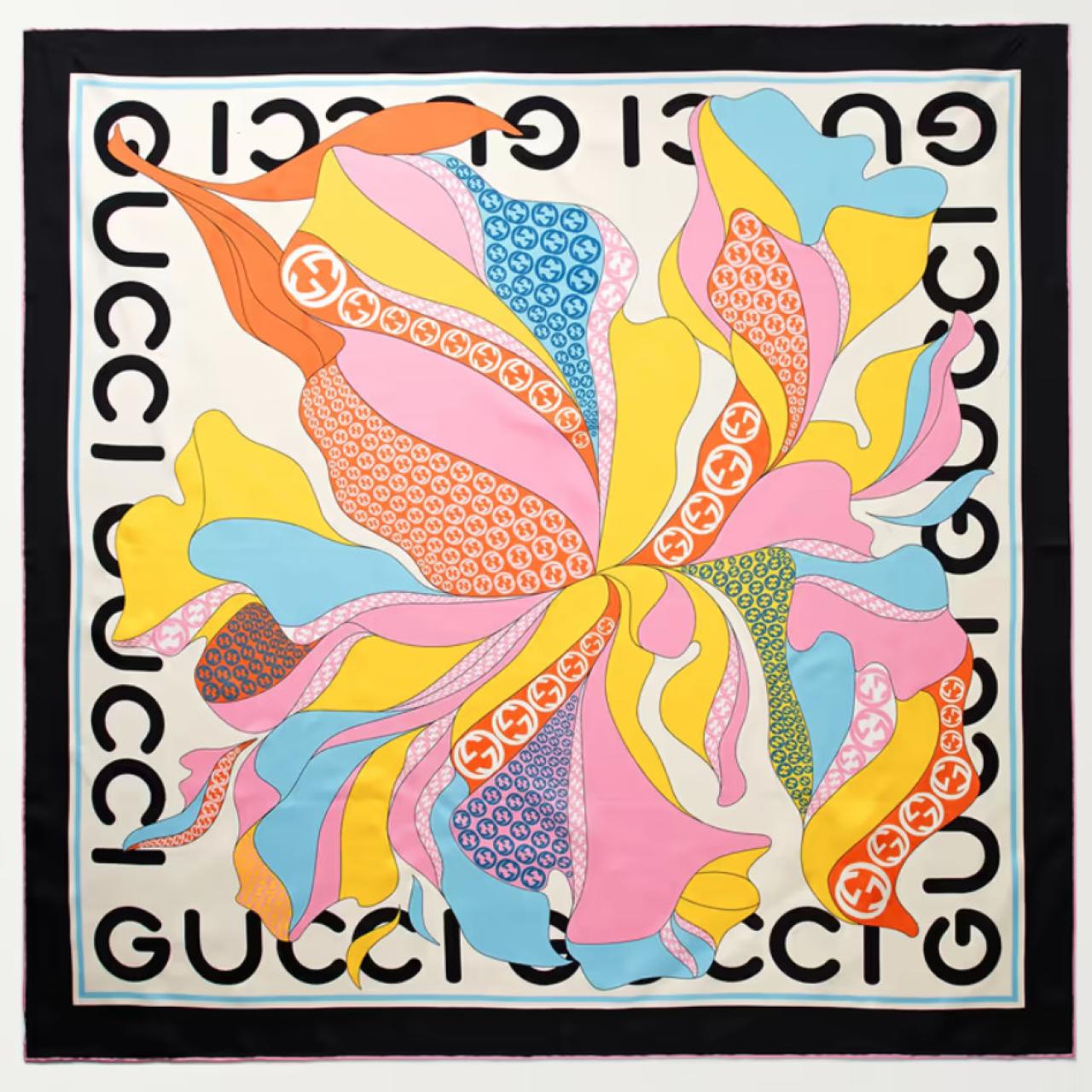 Pañuelo de Gucci.
