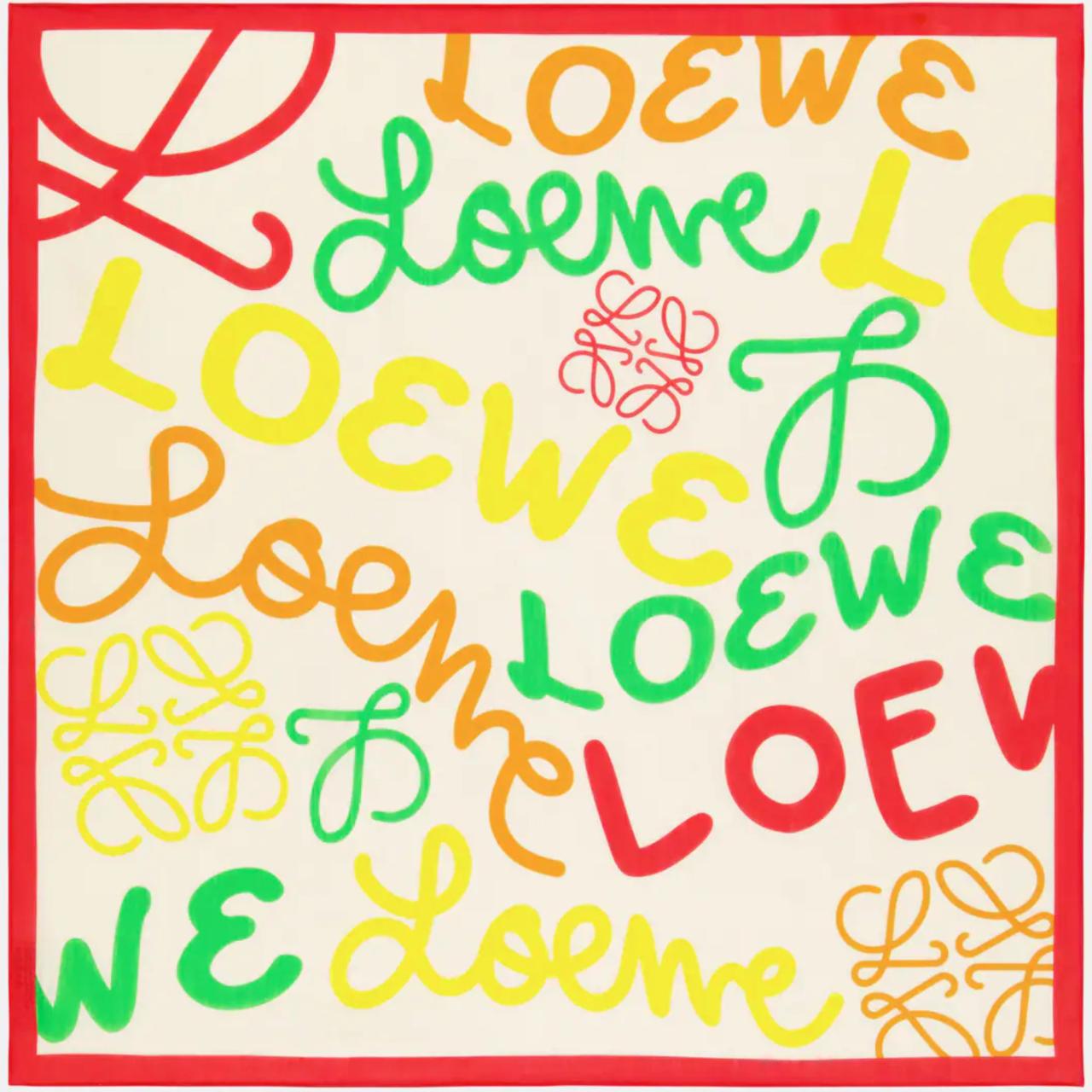 Pañuelo de Loewe.