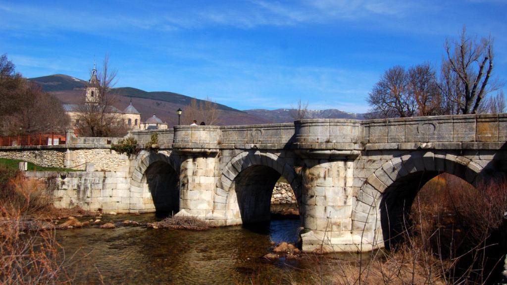 Puente del Perdón sobre el río Lozoya