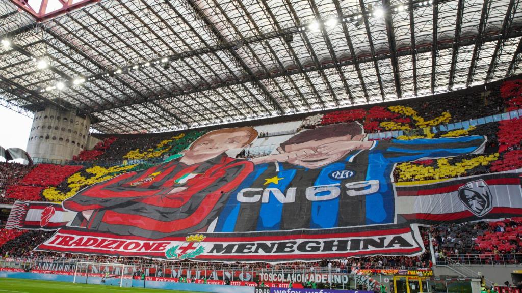 Tifo en San Siro durante el Derby della Madonnina