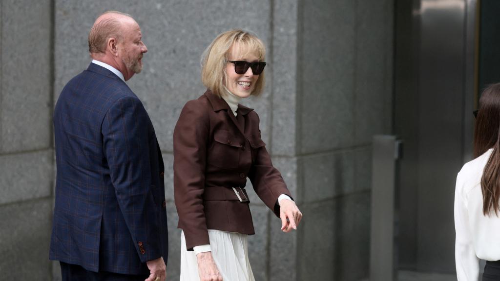 E. Jean Carroll, a su llegada a la Corte Federal de Nueva York