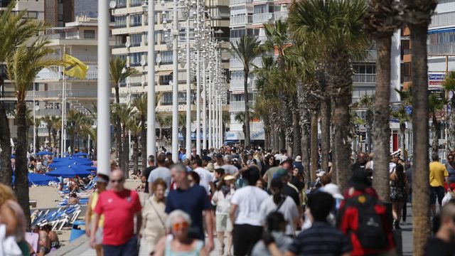 Paseo de Levante de Benidorm lleno de gente, la pasada Semana Santa.