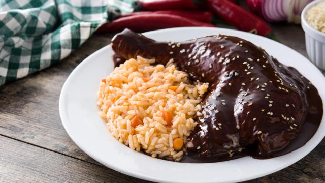 Mole mexicano, la receta de la salsa más popular del mundo