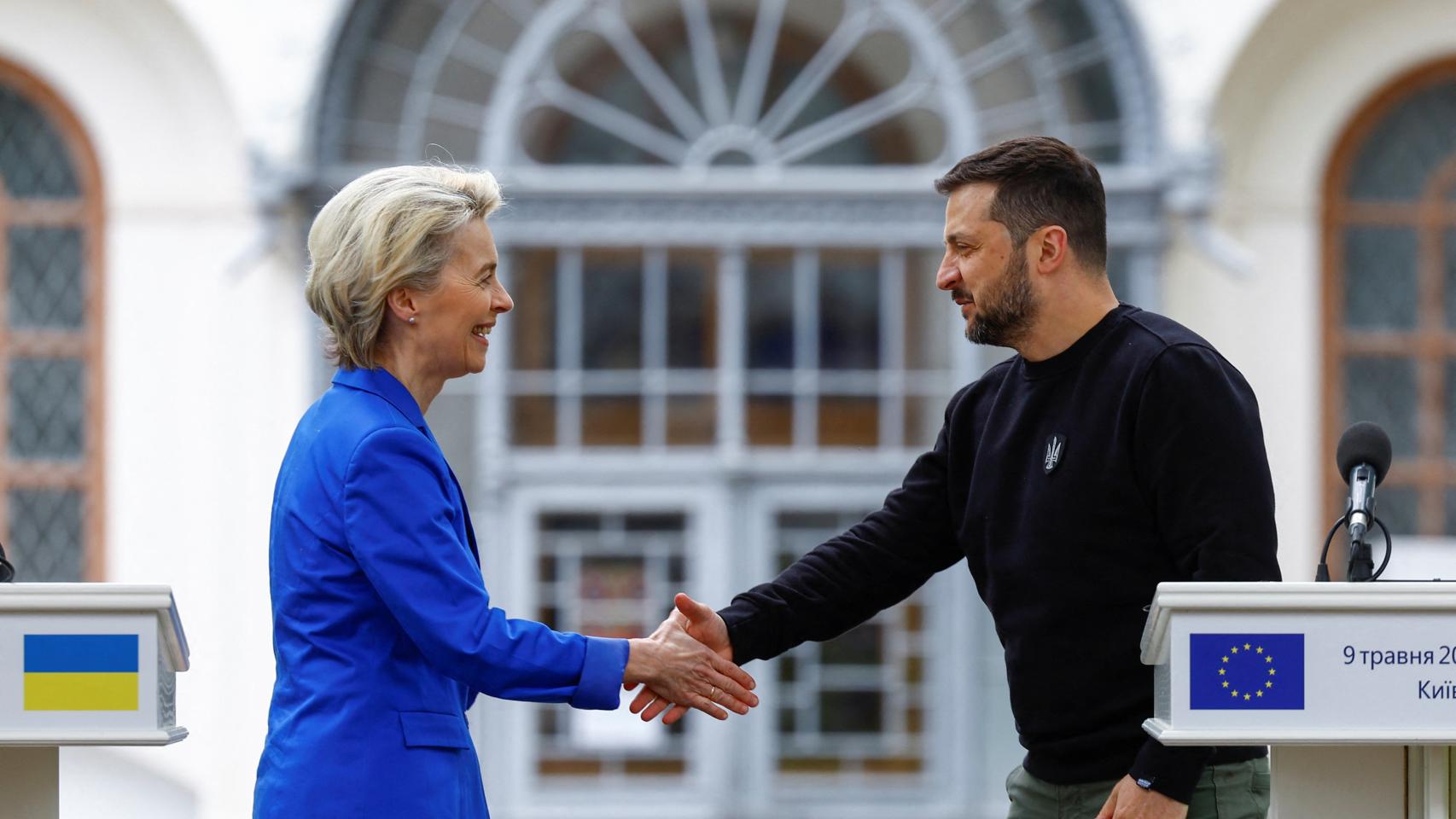 Ursula von der Leyen y Volodímir Zelenski, durante su rueda de prensa conjunta de este martes en Kiev