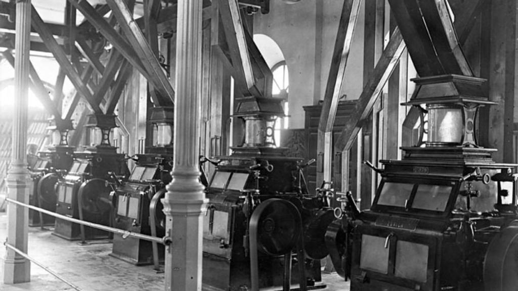 Maquinaria de la fábrica de harinas San José en 1918. Fotografía de Hermenter Serra de Budallés (1894-1997). Arxiu Nacional de Catalunya. Extraída del blog Toledo Olvidado.