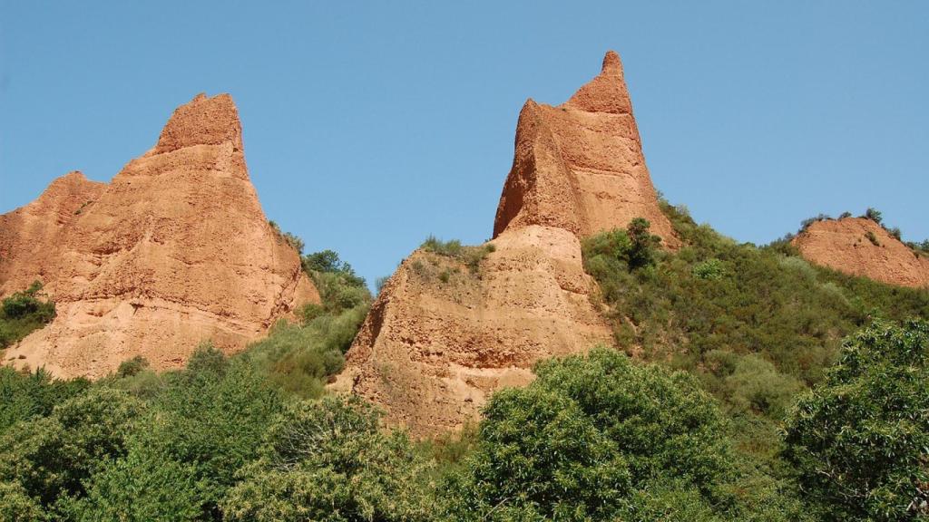Montes Aquilianos.
