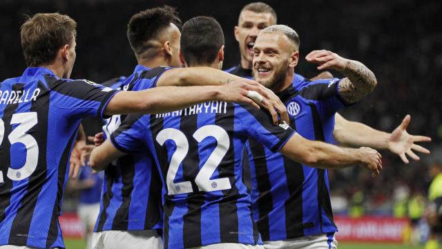Piña de los jugadores del Inter de Milán para celebrar el gol de Henrikh Mkhitaryan