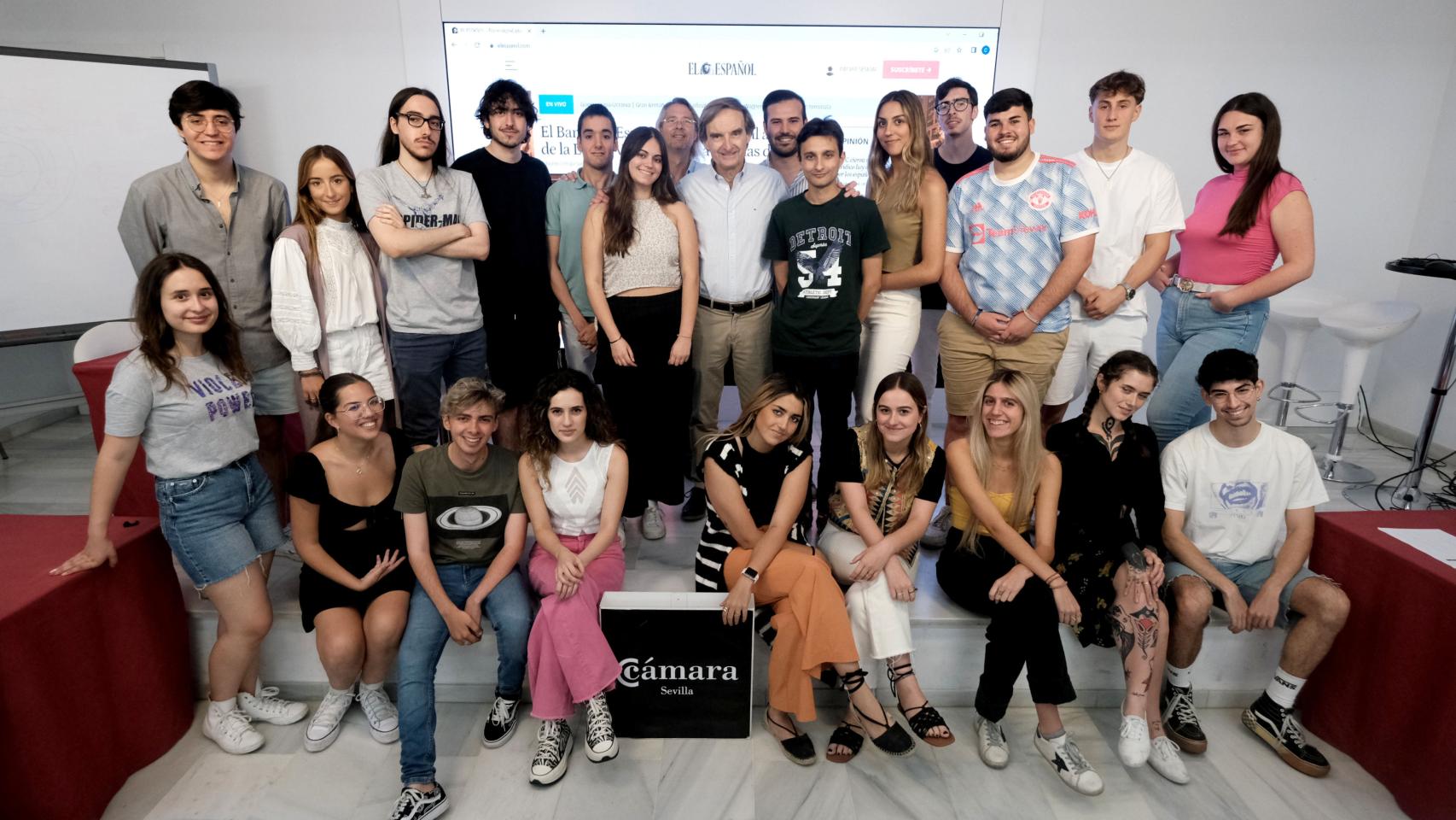 El periodista Miguel Ángel Mellado presenta el Máster de Periodismo de El Español a los alumnos de Periodismo de EUSA.