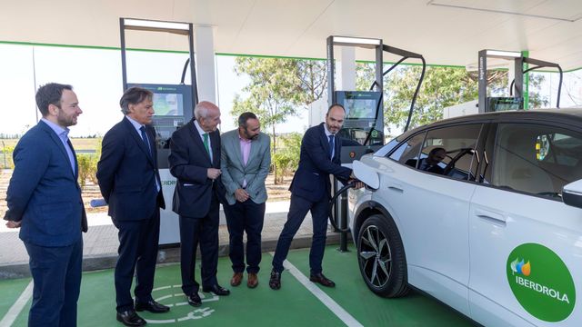 Salamanca instala el primer gran parque de recarga ultrarrápida de vehículos eléctricos de Castilla y León