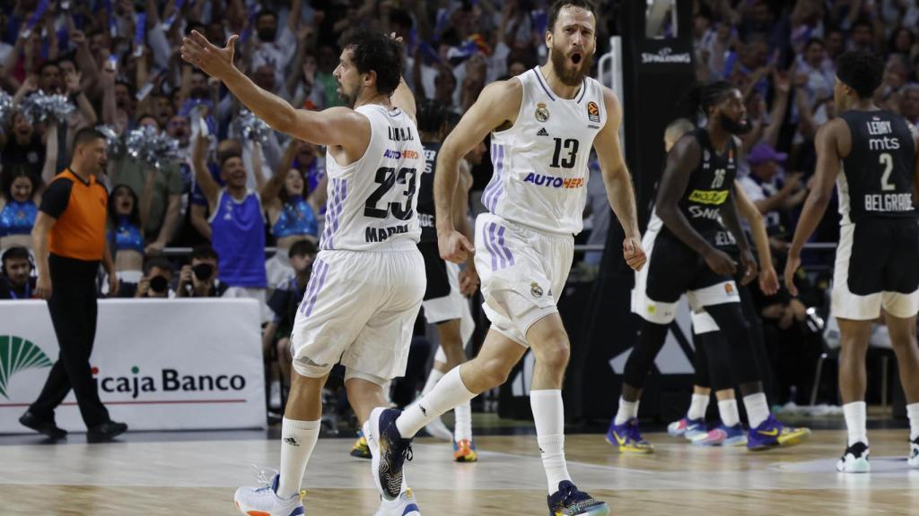 Sergio Llull y Sergio Rodríguez, durante el quinto partido de los playoffs entre Real Madrid y Partizán