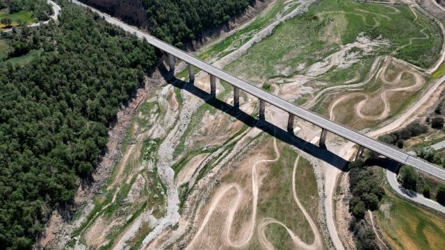 El embalse de Rialb, en Cataluña, en su nivel más bajo desde 1990, a 5 de mayo de 2023.