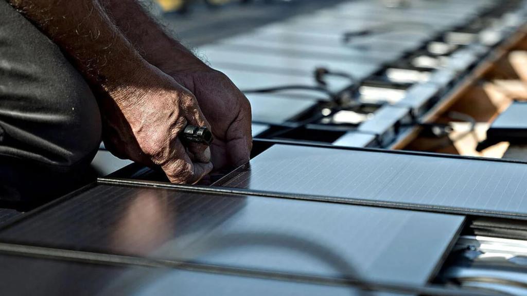 La instalación de las Meyer Burger Tiles es rápida y sencilla
