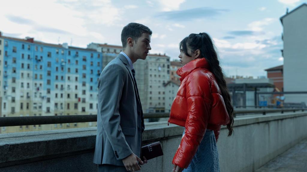 Manu Ríos y Cristina Kovani en una escena de la serie.