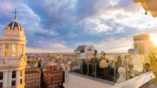 Sky 44 Rooftop Terraza & Bar.