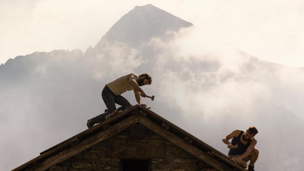 Los protagonistas de 'Las ocho montañas'