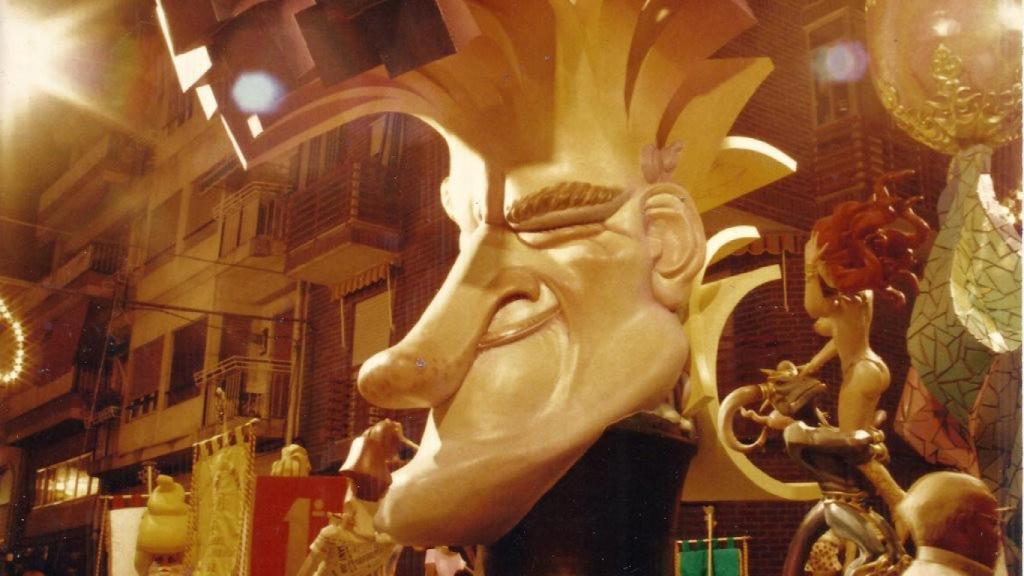 Doctor Bergéz plantaba este icónico busto en 1992, obra de Javier Gómez.