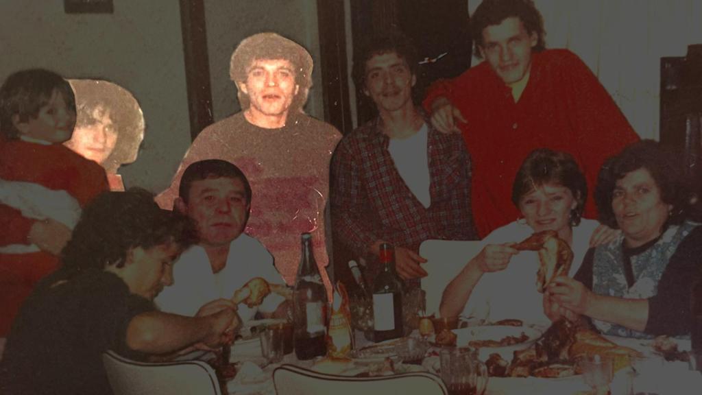 La familia Gil Mendoza al completo. Francisco, resaltado en el centro; Rosa, a la izquierda de la imagen.