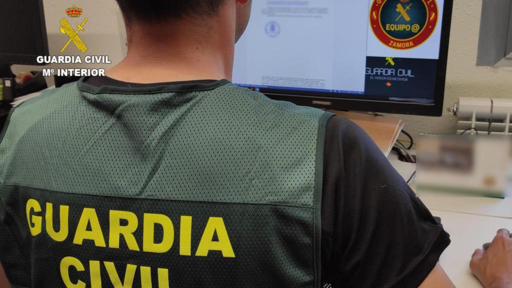 Equipo @ de la Guardia Civil