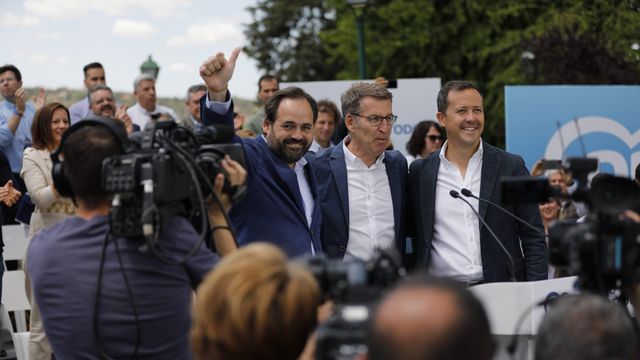 Paco Núñez, Alberto Núñez Feijóo y Carlos Velázquez, de izquierda a derecha, en Toledo el pasado 12 de mayo.