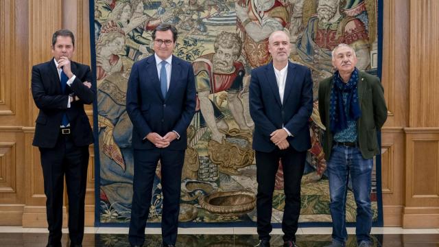 Los presidentes de Cepyme y CEOE, Gerardo Cueva y Antonio Garamendi, y los secretarios generales de CCOO y UGT, Unai Sordo y Pepe Álvarez.