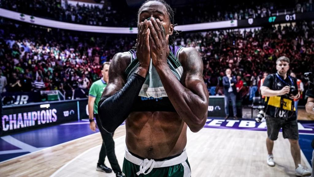 Kendrick Perry se lamenta al final del Unicaja vs. Bonn de la Final Four de la BCL