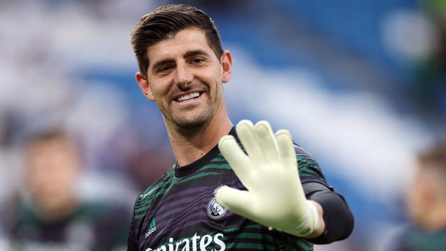 Courtois, mientras realiza el calentamiento.