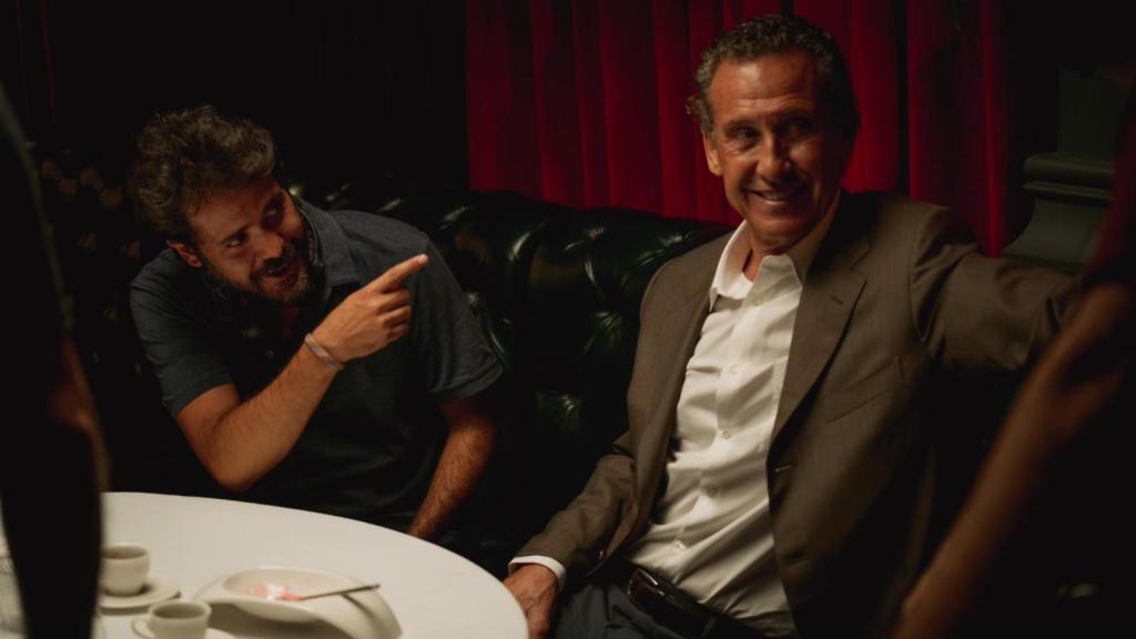 Jorge Valdano, padre e hijo, durante el rodaje de 'Pollos sin cabeza'.
