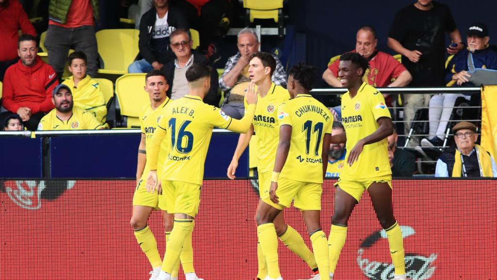 Los jugadores del Villarreal, celebrando uno de los goles frente al Athletic
