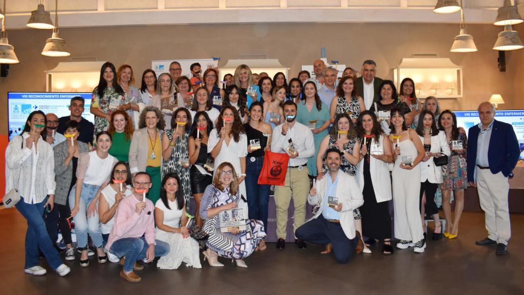 Foto de familia de los premiados.