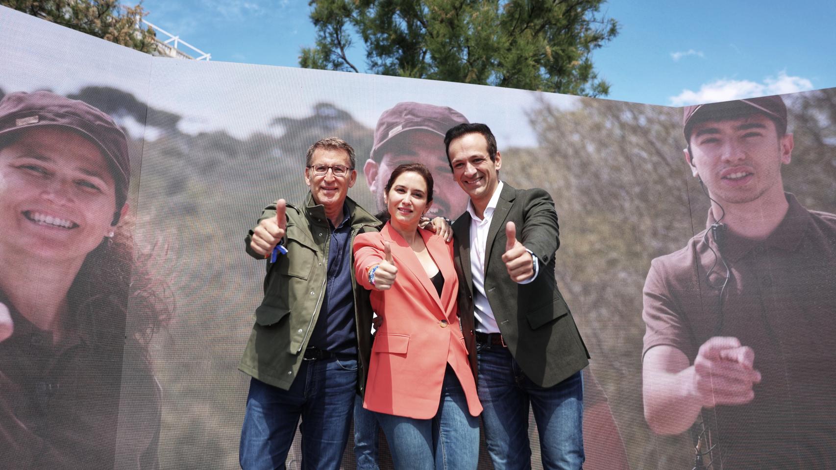 El candidato a la Alcaldía de Getafe, José Antonio Mesa; la presidenta de la Comunidad y candidata del PP a la reelección, Isabel Díaz Ayuso; y el presidente del Partido Popular, Alberto Núñez Feijóo.