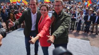 El candidato a la Alcaldía de Getafe, José Antonio Mesa; la presidenta de la Comunidad y candidata del PP a la reelección, Isabel Díaz Ayuso; y el presidente del Partido Popular, Alberto Núñez Feijóo.
