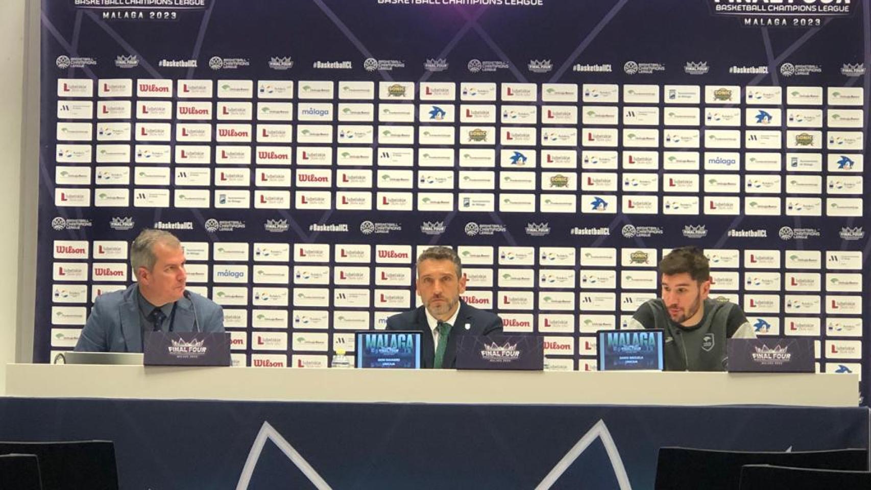 Ibon Navarro y Darío Brizuela en la rueda de prensa.