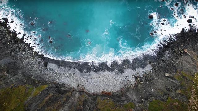La playa de Teixidelo, en Cedeira (A Coruña), en un Fotograma de Brétema