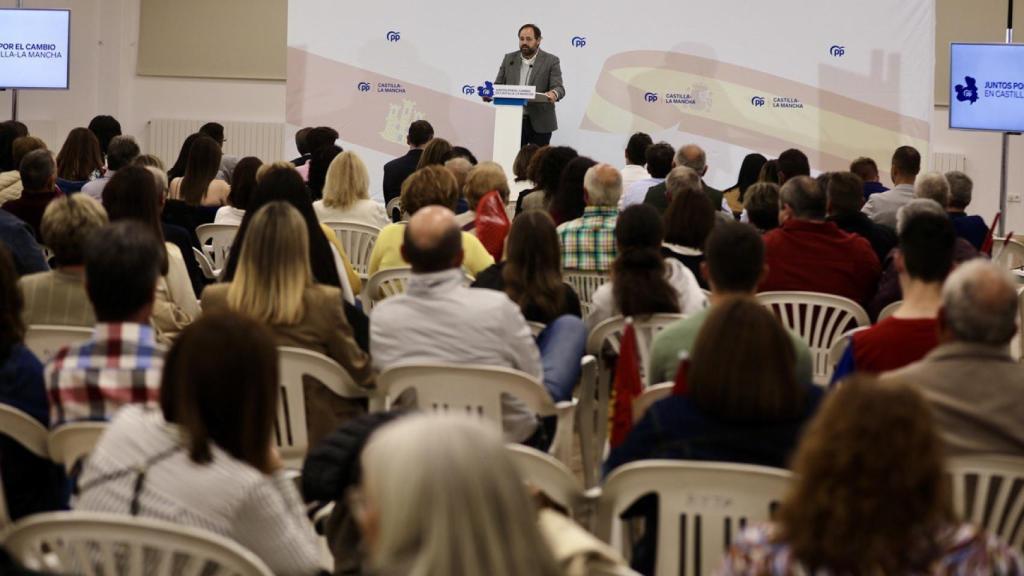 Acto de Paco Núñez en Minglanilla.