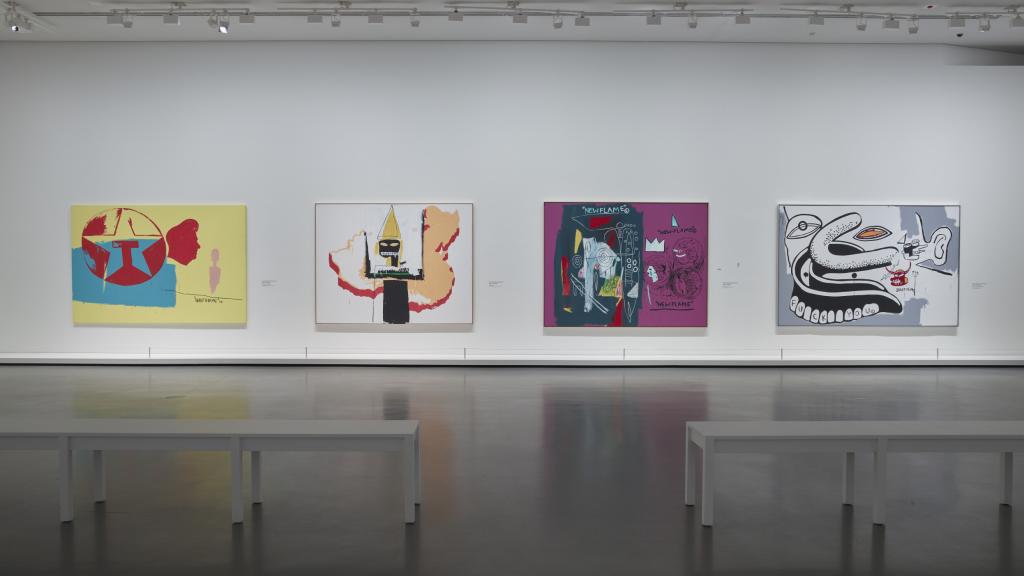 Vista de la exposición 'Basquiat x Warhol, a cuatro manos'. © Estate of Jean-Michel Basquiat Licensed by Artestar, New York, 2023 © The Andy Warhol Foundation for the Visual Arts, Inc. / Licensed by ADAGP, Paris, 2023 © Fondation Louis Vuitton / Marc Domage