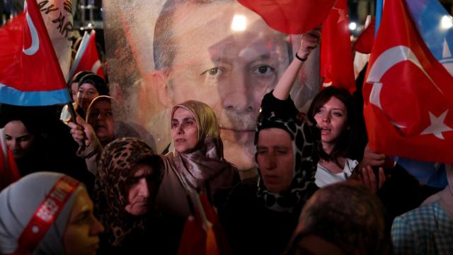 2023-05-14T195550Z_755230272_RC2JY0AWJHZM_RTRMADP_3_TURKEY-ELECTION