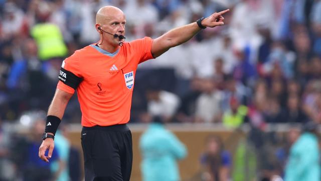 El árbitro polaco Szymon Marciniak