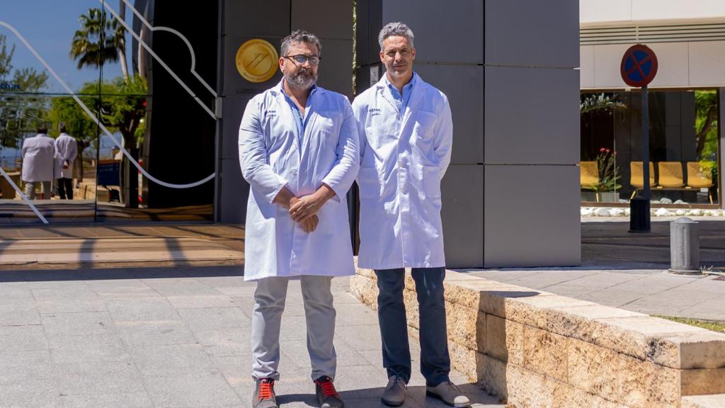 El Dr. Fernández García y el Dr. Lobato Bancalero.