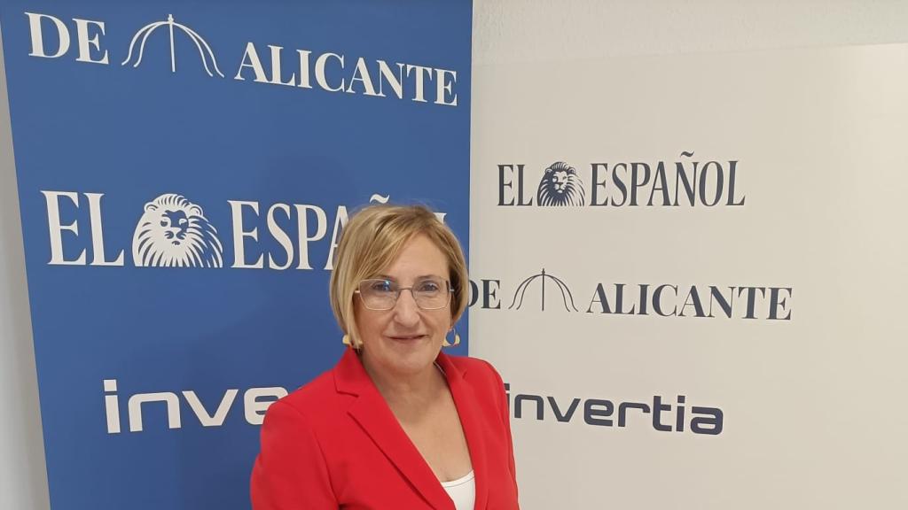 La candidata socialista a la Alcaldía de Alicante, Ana Barceló, en la sede de EL ESPAÑOL De Alicante.